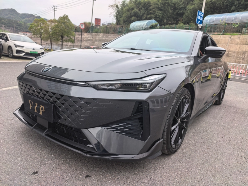 UNI-V 2024 1.5T noble deportivo - Image 1