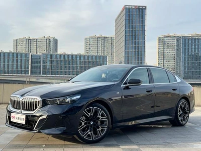 5 Series 2 Modèle 2025, version restylée, 530Li, version Exclusive, pack M Sport