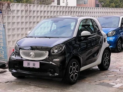 fortwo 2016, 0,9 T, 66 kW, version Pioneer toit rigide