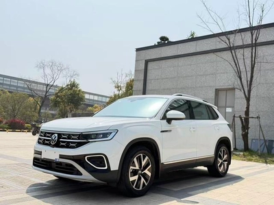 Tayron 2024 модели 330TSI с двумя приводами Deluxe Plus Advутом