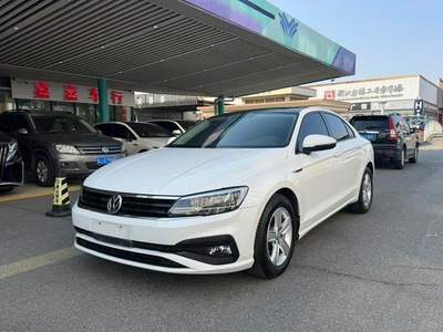 Lamando Version de mode 2019 230TSI DSG National VI