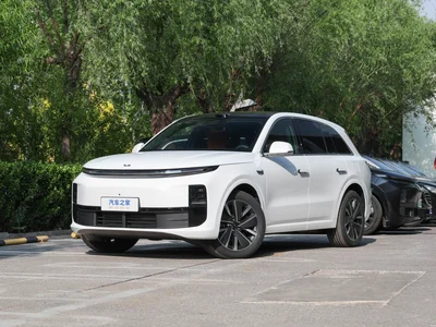 L6 2025, version Pro intelligente et rajeunie