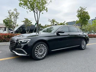 E-Class Седан E 300 L, комплектация «Люкс», модель 2023 года