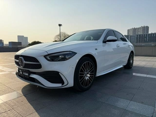 C-Class 2025 C 260 L versión deportiva