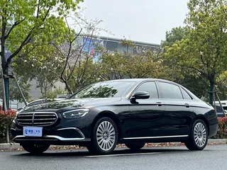 E-Class Седан E 300 L, комплектация «Люкс», модель 2023 года