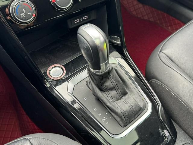 Volkswagen Song 2021 280TSI DSG с двумя приводами интерьер фото 11 Volkswagen Song 2021 280TSI DSG с двумя приводами интерьер фото 11