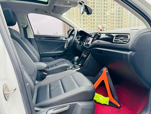 Volkswagen Song 2021 280TSI DSG с двумя приводами интерьер фото 14 Volkswagen Song 2021 280TSI DSG с двумя приводами интерьер фото 14