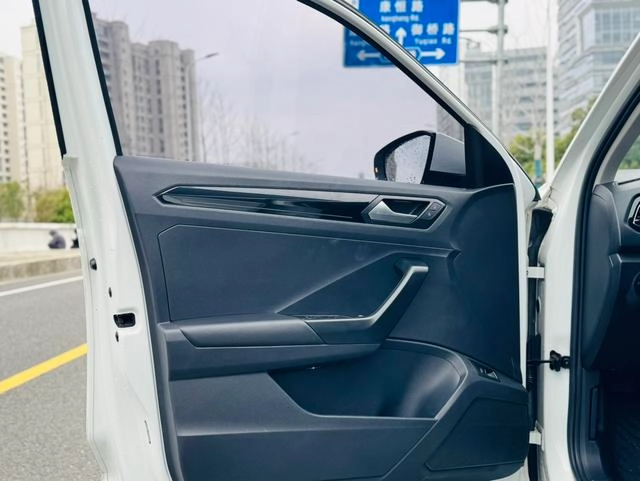 Volkswagen Song 2021 280TSI DSG с двумя приводами интерьер фото 19 Volkswagen Song 2021 280TSI DSG с двумя приводами интерьер фото 19