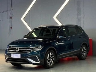 Tiguan L 2022 330TSI versión automática de disfrute inteligente con tracción en dos ruedas