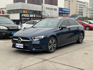 Clase A 2019 A 180 L Sedán deportivo