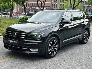 Tiguan L 2021 330TSI автоматический два привода R-Line Ultimate