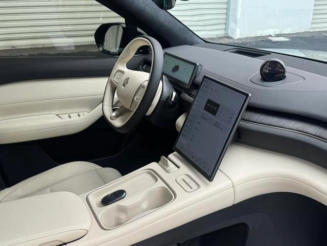 NIO ES6 2024 75kWh interior photo 15