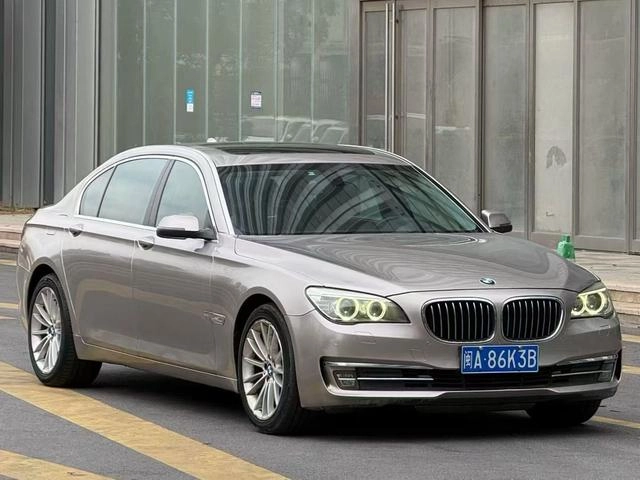 BMW 7 Series 2014 730Li Premium Class exterior photo 3 BMW 7 Series 2014 730Li Premium Class exterior photo 3