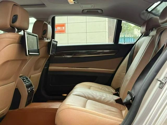 BMW 7 Series 2014 730Li Premium Class interior photo 8 BMW 7 Series 2014 730Li Premium Class interior photo 8