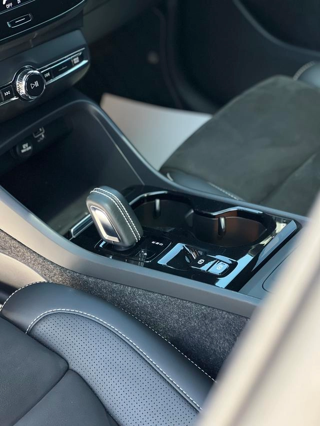 Volvo XC40 2021 T4 Four-wheel drive Zhiyuan Sports Edition interior photo 14 Volvo XC40 2021 T4 Four-wheel drive Zhiyuan Sports Edition interior photo 14