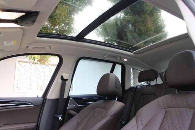 BMW X3 2022 xDrive25i M Sports suit interior photo 11 BMW X3 2022 xDrive25i M Sports suit interior photo 11