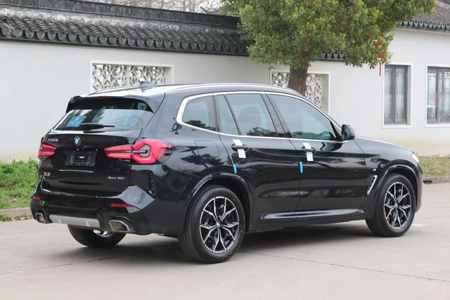 BMW X3 2022 xDrive25i M Sports suit interior photo 13 BMW X3 2022 xDrive25i M Sports suit interior photo 13