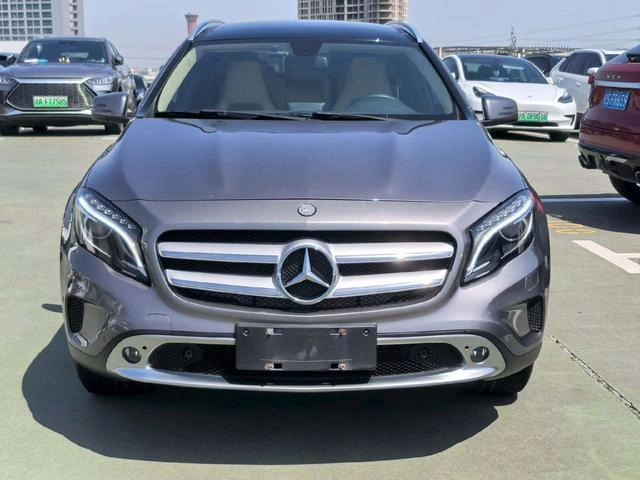 Mercedes-Benz GLA 2015 GLA 200 Fashionable exterior photo 2 Mercedes-Benz GLA 2015 GLA 200 Fashionable exterior photo 2