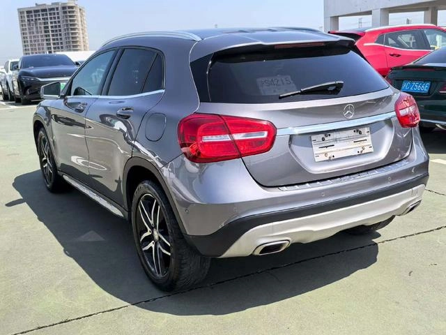 Mercedes-Benz GLA 2015 GLA 200 Fashionable exterior photo 4 Mercedes-Benz GLA 2015 GLA 200 Fashionable exterior photo 4