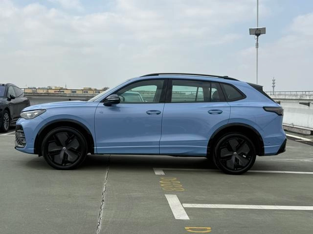 Volkswagen Tiguan L 2024 Pro 330TSI Two-wheel drive R-Line Intelligent Supreme Edition exterior photo 4 Volkswagen Tiguan L 2024 Pro 330TSI Two-wheel drive R-Line Intelligent Supreme Edition exterior photo 4