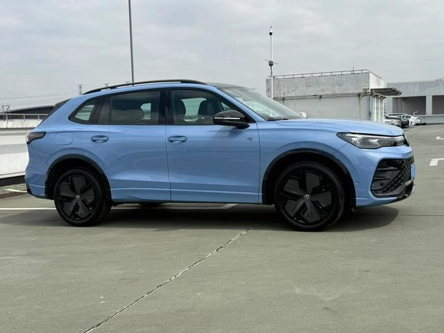 Volkswagen Tiguan L 2024 Pro 330TSI Two-wheel drive R-Line Intelligent Supreme Edition exterior photo 5 Volkswagen Tiguan L 2024 Pro 330TSI Two-wheel drive R-Line Intelligent Supreme Edition exterior photo 5