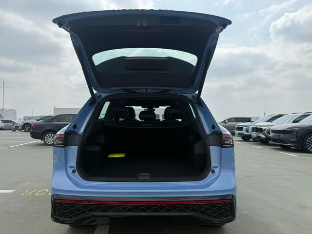 Volkswagen Tiguan L 2024 Pro 330TSI Two-wheel drive R-Line Intelligent Supreme Edition interior photo 12 Volkswagen Tiguan L 2024 Pro 330TSI Two-wheel drive R-Line Intelligent Supreme Edition interior photo 12