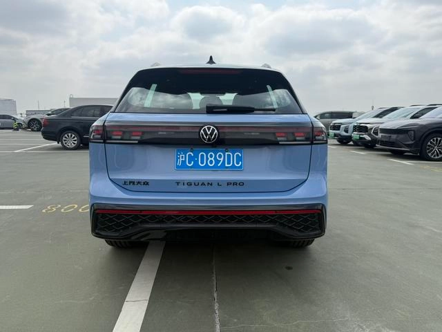Volkswagen Tiguan L 2024 Pro 330TSI Two-wheel drive R-Line Intelligent Supreme Edition interior photo 14 Volkswagen Tiguan L 2024 Pro 330TSI Two-wheel drive R-Line Intelligent Supreme Edition interior photo 14