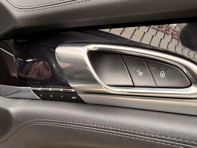Porsche Panamera 2014 Panamera S Executive 3.0T interior photo 17
