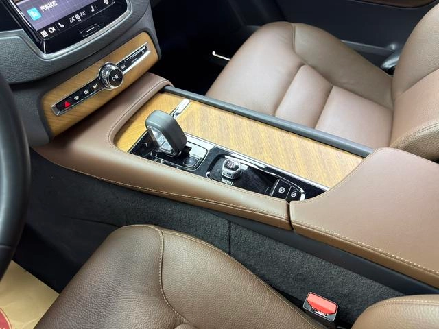 Volvo XC90 2024 B6 Edición Zhiyi Deluxe 7 Asiento exterior foto 10 Volvo XC90 2024 B6 Edición Zhiyi Deluxe 7 Asiento exterior foto 10