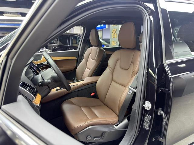 Volvo XC90 2024 B6 Edición Zhiyi Deluxe 7 Asiento interior foto 12 Volvo XC90 2024 B6 Edición Zhiyi Deluxe 7 Asiento interior foto 12