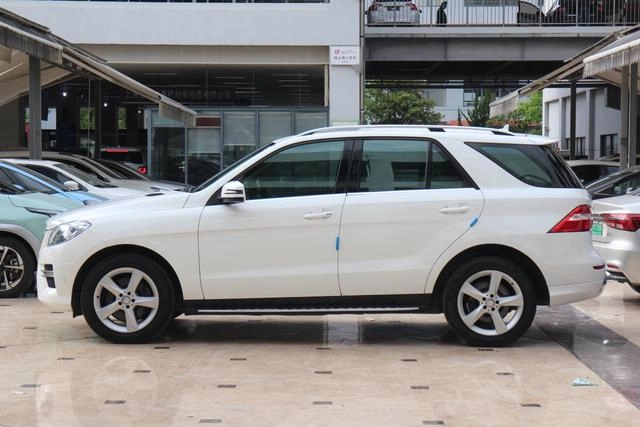 Mercedes-Benz M-Class 2014 ML 320 4MATIC exterior photo 4 Mercedes-Benz M-Class 2014 ML 320 4MATIC exterior photo 4