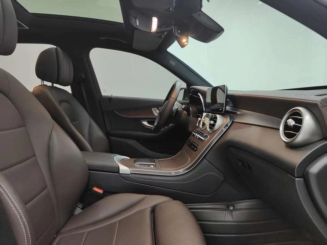 Mercedes-Benz GLC 2021 GLC 300 L 4MATIC Dynamic interior photo 15 Mercedes-Benz GLC 2021 GLC 300 L 4MATIC Dynamic interior photo 15
