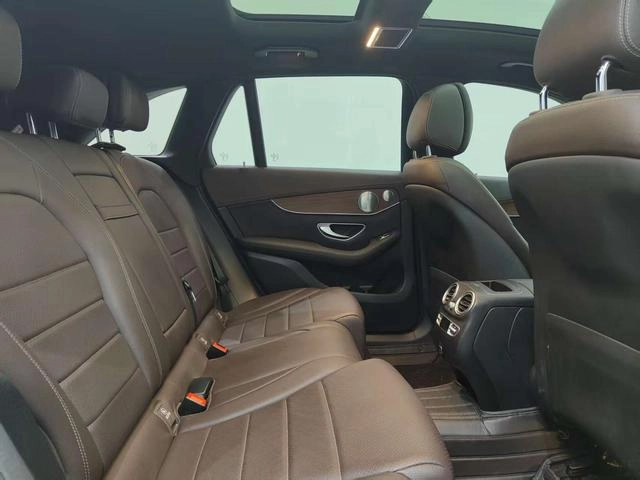 Mercedes-Benz GLC 2021 GLC 300 L 4MATIC Dynamic interior photo 17 Mercedes-Benz GLC 2021 GLC 300 L 4MATIC Dynamic interior photo 17