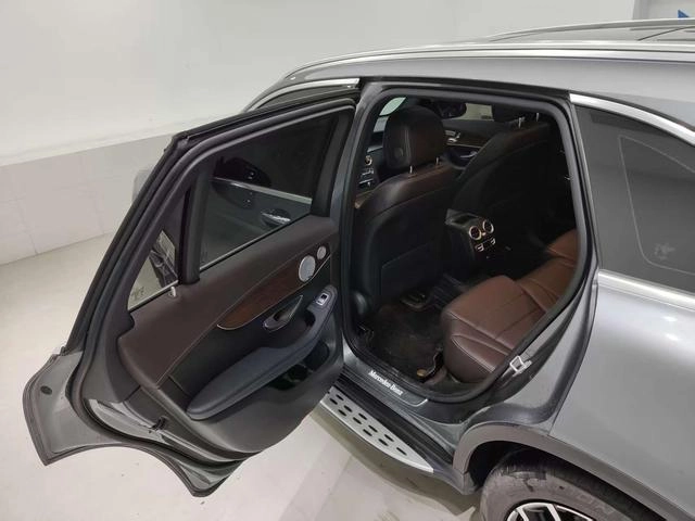 Mercedes-Benz GLC 2021 GLC 300 L 4MATIC Dynamic interior photo 20 Mercedes-Benz GLC 2021 GLC 300 L 4MATIC Dynamic interior photo 20