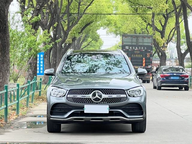 Mercedes-Benz GLC 2021 GLC 300 L 4MATIC Dynamic exterior photo 2 Mercedes-Benz GLC 2021 GLC 300 L 4MATIC Dynamic exterior photo 2