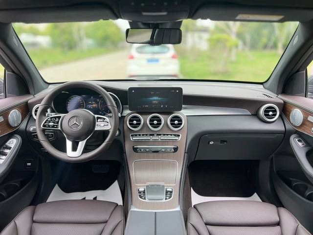 Mercedes-Benz GLC 2021 GLC 300 L 4MATIC Dynamic exterior photo 9 Mercedes-Benz GLC 2021 GLC 300 L 4MATIC Dynamic exterior photo 9