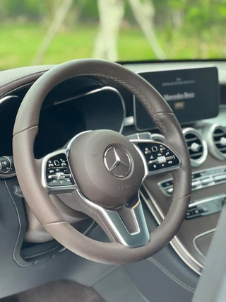 Mercedes-Benz GLC 2021 GLC 300 L 4MATIC Dynamic interior photo 13 Mercedes-Benz GLC 2021 GLC 300 L 4MATIC Dynamic interior photo 13