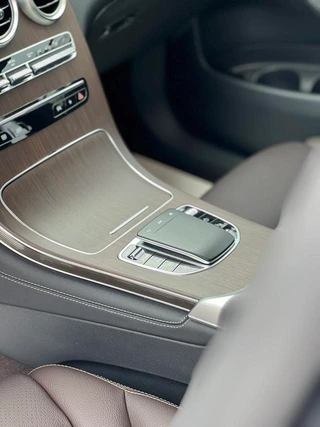 Mercedes-Benz GLC 2021 GLC 300 L 4MATIC Dynamic interior photo 15 Mercedes-Benz GLC 2021 GLC 300 L 4MATIC Dynamic interior photo 15