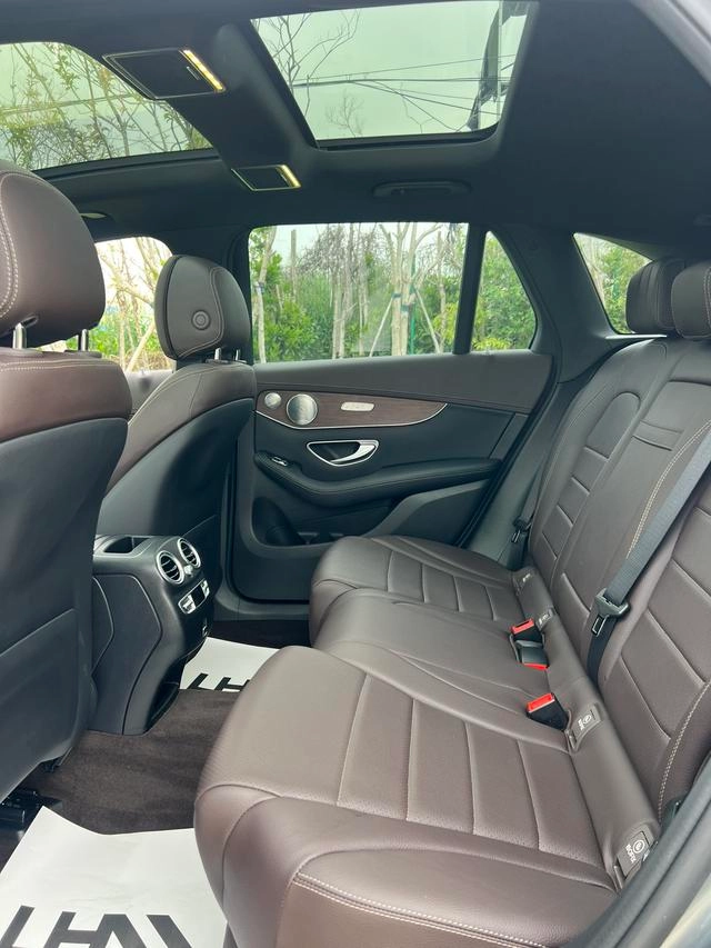 Mercedes-Benz GLC 2021 GLC 300 L 4MATIC Dynamic interior photo 16 Mercedes-Benz GLC 2021 GLC 300 L 4MATIC Dynamic interior photo 16