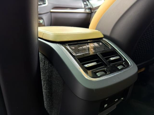Volvo XC90 2015 T6 Version de la sagesse 7 Siège intérieur photo 12 Volvo XC90 2015 T6 Version de la sagesse 7 Siège intérieur photo 12