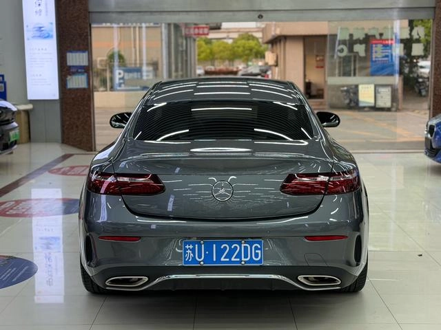 Mercedes-Benz E-Class (Imported) 2023 E 260 Coupé extérieur photo 5 Mercedes-Benz E-Class (Imported) 2023 E 260 Coupé extérieur photo 5