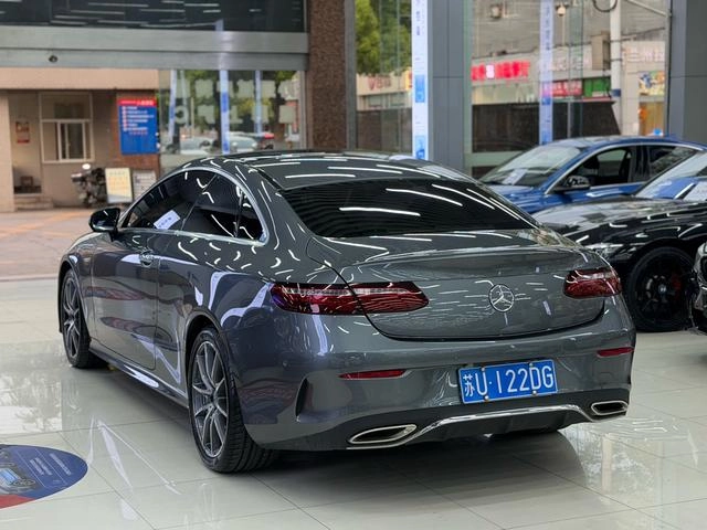 Mercedes-Benz E-Class (Imported) 2023 E 260 Coupé extérieur photo 6 Mercedes-Benz E-Class (Imported) 2023 E 260 Coupé extérieur photo 6
