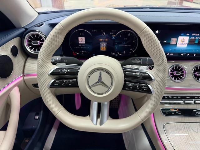 Mercedes-Benz E-Class (Imported) 2023 E 260 Coupé intérieur photo 16 Mercedes-Benz E-Class (Imported) 2023 E 260 Coupé intérieur photo 16