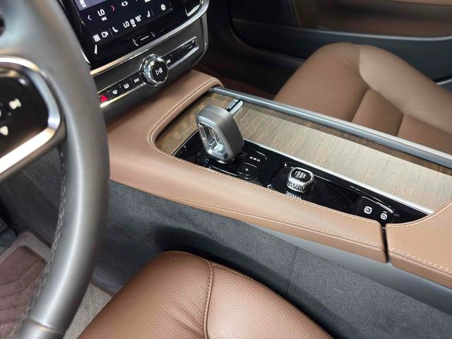 Volvo V90 2024 Cross Country B5 AWD Version Zhiyuan extérieur photo 4 Volvo V90 2024 Cross Country B5 AWD Version Zhiyuan extérieur photo 4