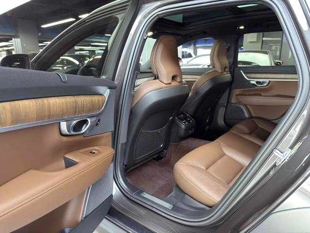 Volvo V90 2024 Cross Country B5 AWD Version Zhiyuan intérieur photo 11 Volvo V90 2024 Cross Country B5 AWD Version Zhiyuan intérieur photo 11