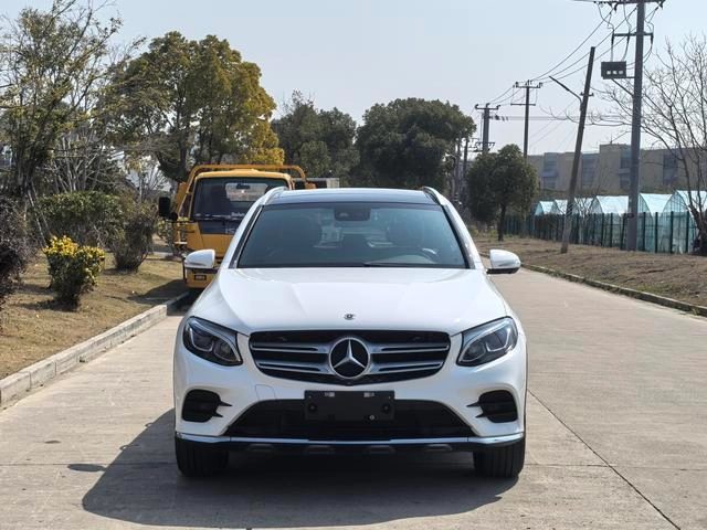 Mercedes-Benz GLC 2019 GLC 260 L 4MATIC Luxury type exterior photo 2 Mercedes-Benz GLC 2019 GLC 260 L 4MATIC Luxury type exterior photo 2