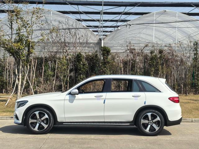 Mercedes-Benz GLC 2019 GLC 260 L 4MATIC Luxury type exterior photo 3 Mercedes-Benz GLC 2019 GLC 260 L 4MATIC Luxury type exterior photo 3