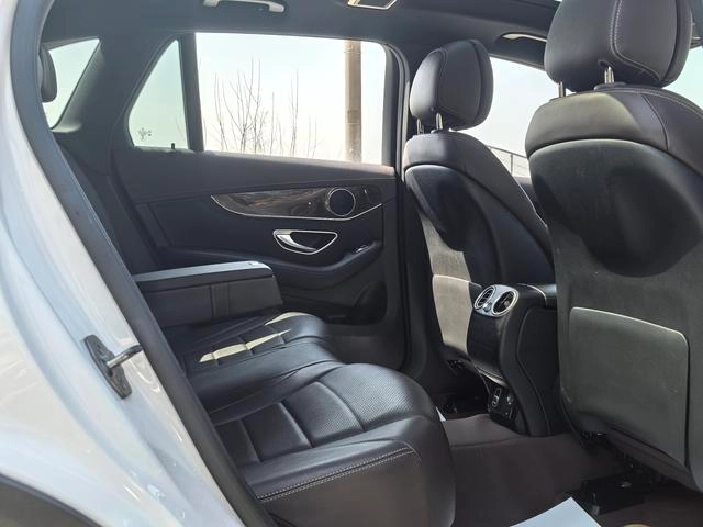 Mercedes-Benz GLC 2019 GLC 260 L 4MATIC Luxury type interior photo 8 Mercedes-Benz GLC 2019 GLC 260 L 4MATIC Luxury type interior photo 8