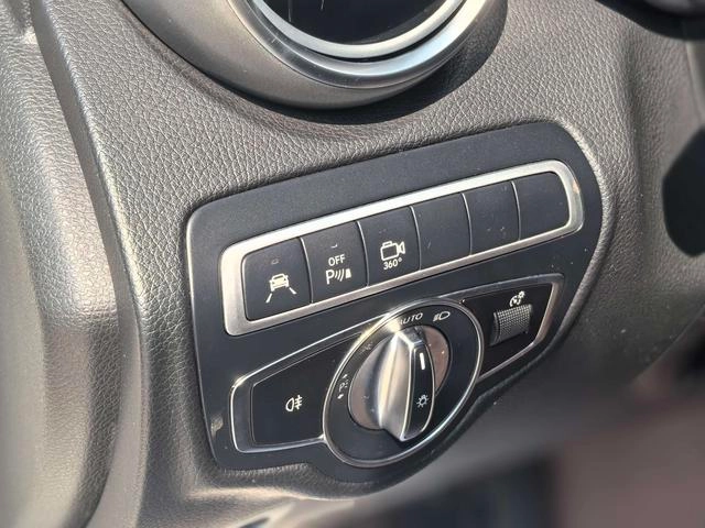 Mercedes-Benz GLC 2019 GLC 260 L 4MATIC Luxury type interior photo 11 Mercedes-Benz GLC 2019 GLC 260 L 4MATIC Luxury type interior photo 11