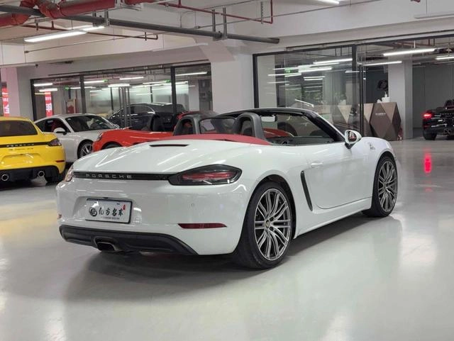 Porsche 718 2016 Boxster 2.0T interior photo 12 Porsche 718 2016 Boxster 2.0T interior photo 12